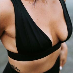 The New Classic Top - Matte Black